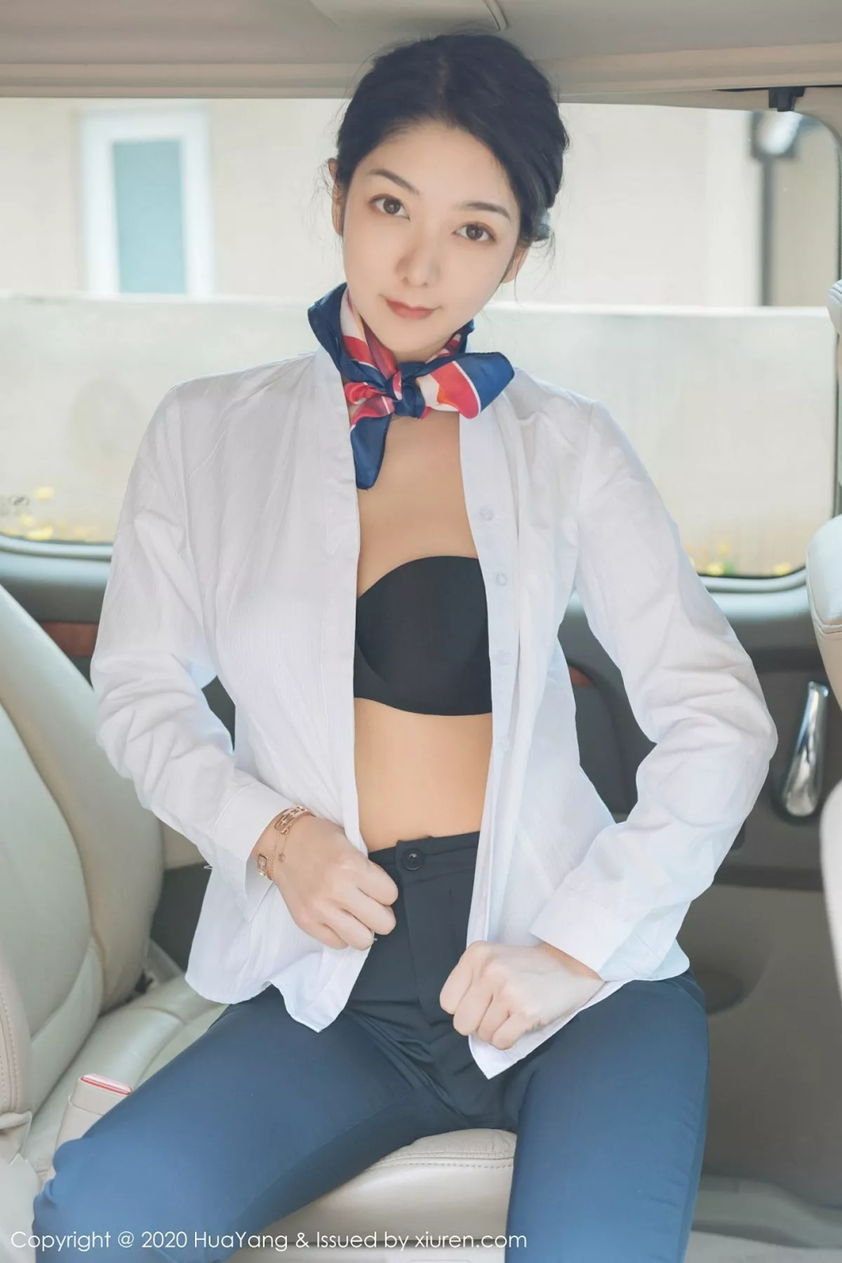 秀人集.com_[HuaYang花漾]Vol.248_女神Angela小热巴云南旅拍职业装车拍开档肉丝裤袜诱惑写真53P