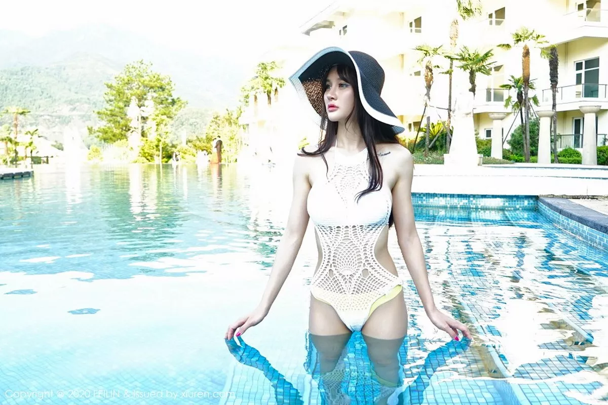 秀人集.com_[FeiLin嗲囡囡]VOL.233_嫩模Cheryl青树泳池边性感比基尼+私房黑丝主题完美诱惑写真100P