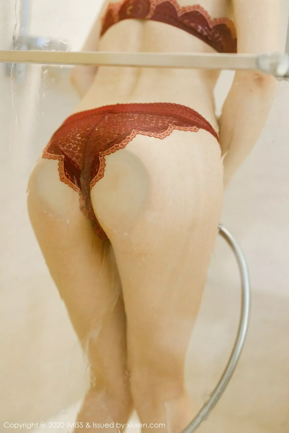 秀人集.com_[IMISS爱蜜社]Vol.477_嫩模九月生私房浴室里性感红色内衣秀完美身材湿身诱惑写真68P