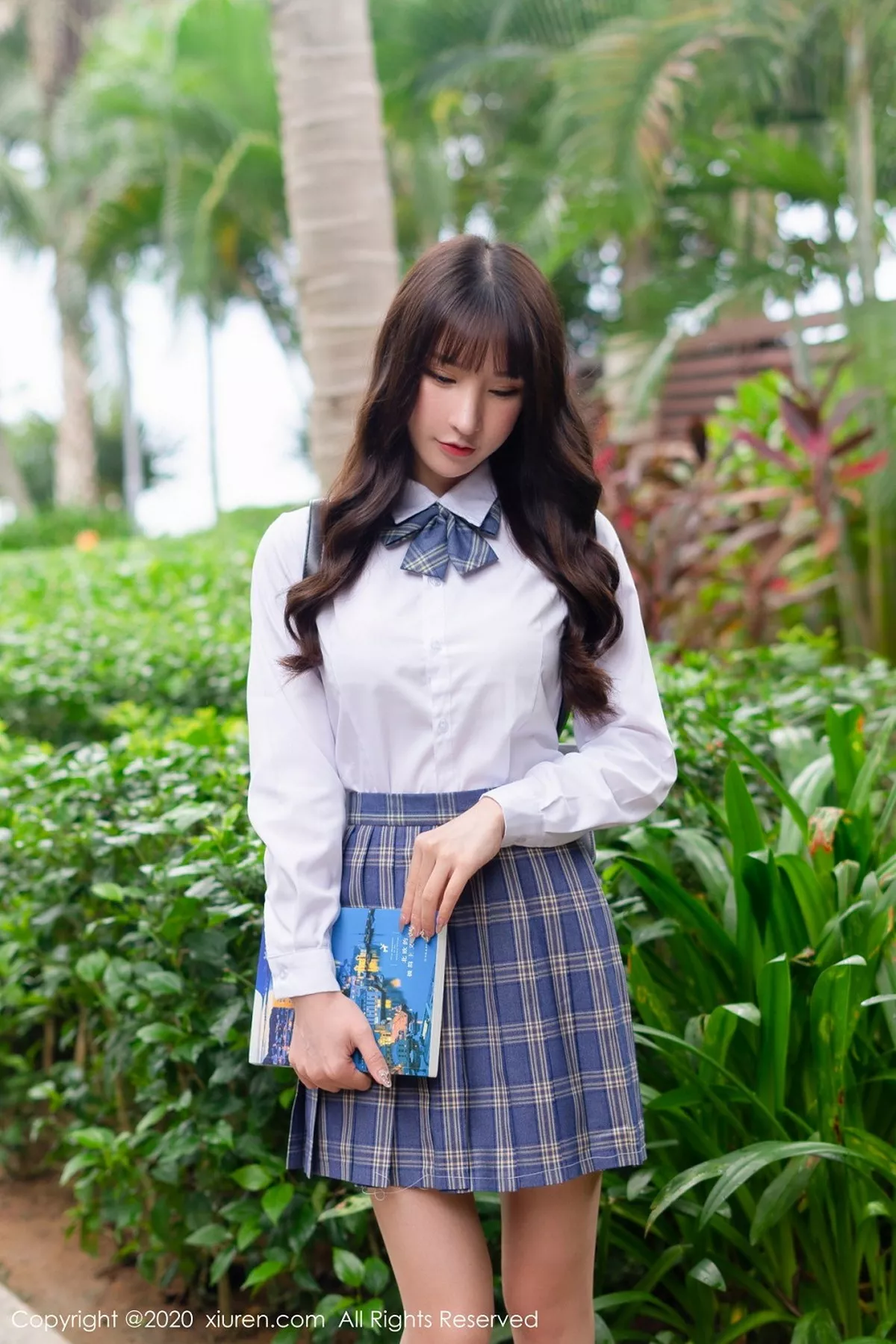 秀人集.com_[XiuRen秀人网]No.2290_女神周于希Sandy三亚旅拍清纯学生制服半脱露性感内衣诱惑写真68P