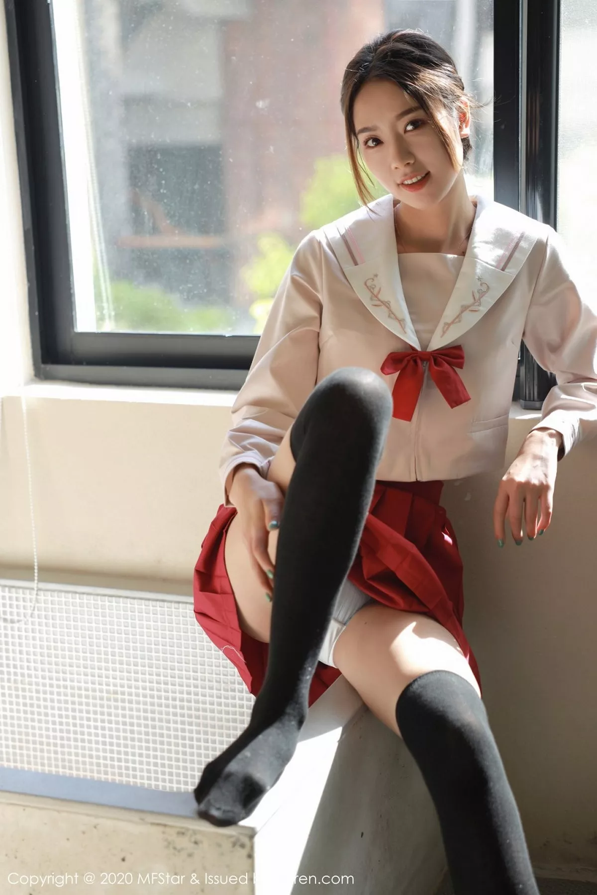 秀人集.com_[MFStar模范学院]Vol.340_嫩模方子萱私房经典JK制服主题红短裙配黑丝袜性感写真61P