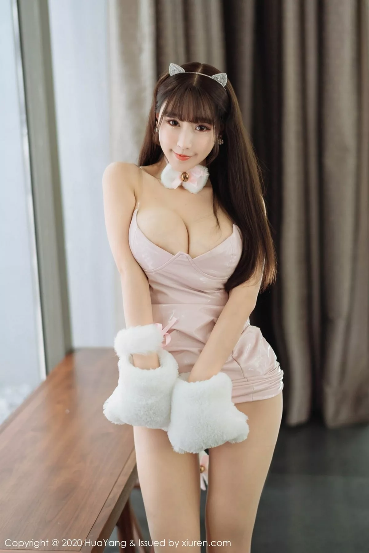 秀人集.com_[HuaYang花漾]Vol.251_女神朱可儿Flower三亚旅拍可爱猫咪装秀火辣身材诱惑写真50P