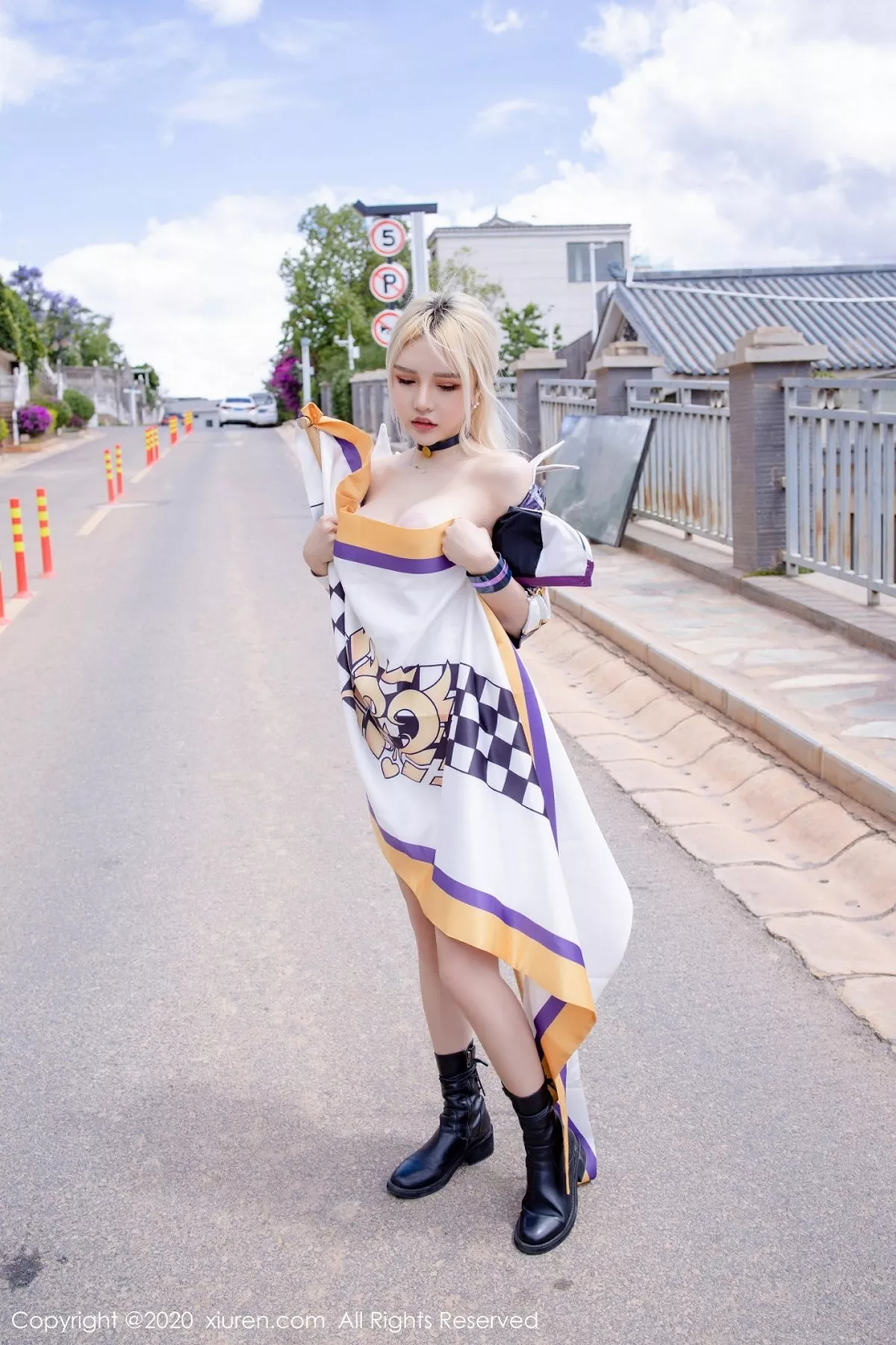 秀人集.com_[XiuRen秀人网]No.2308_嫩模淼淼小姐姐呀室外赛车女郎主题半脱制服露红色内衣诱惑写真36P