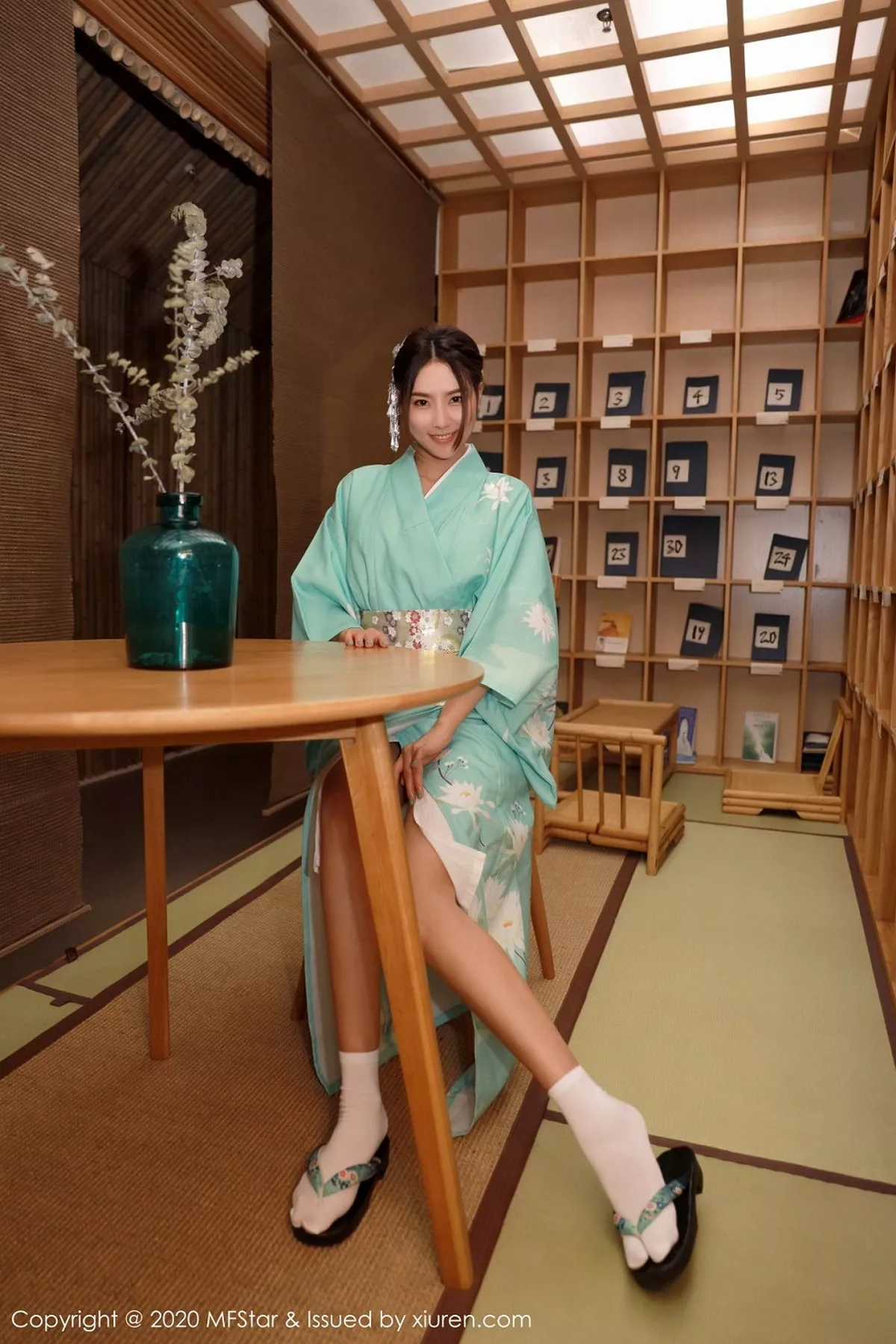 秀人集.com_[MFStar模范学院]Vol.332_嫩模方子萱私房床上日系和服半脱秀完美身材诱惑写真71P