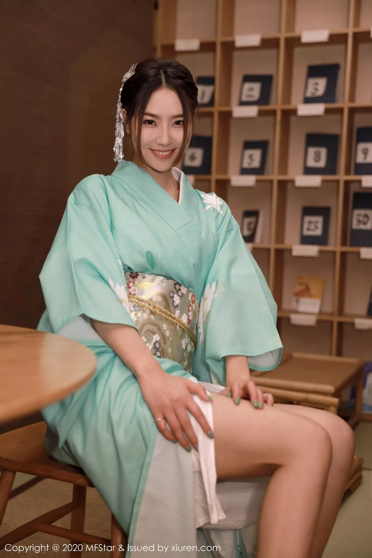 秀人集.com_[MFStar模范学院]Vol.332_嫩模方子萱私房床上日系和服半脱秀完美身材诱惑写真71P