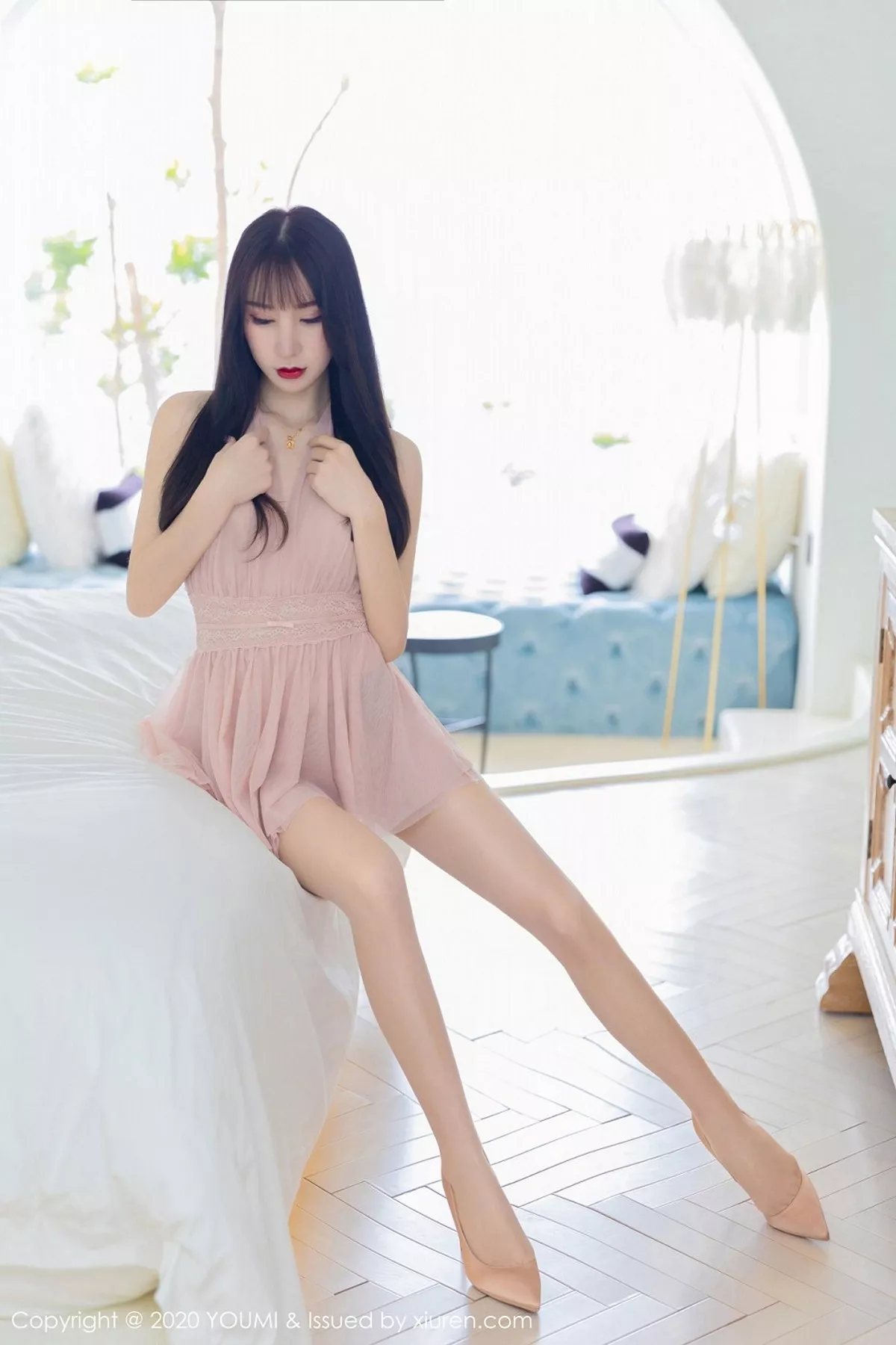 秀人集.com_[YouMi尤蜜荟]Vol.488_女神周于希Sandy大理旅拍粉红色轻纱吊裙透视诱惑写真68P