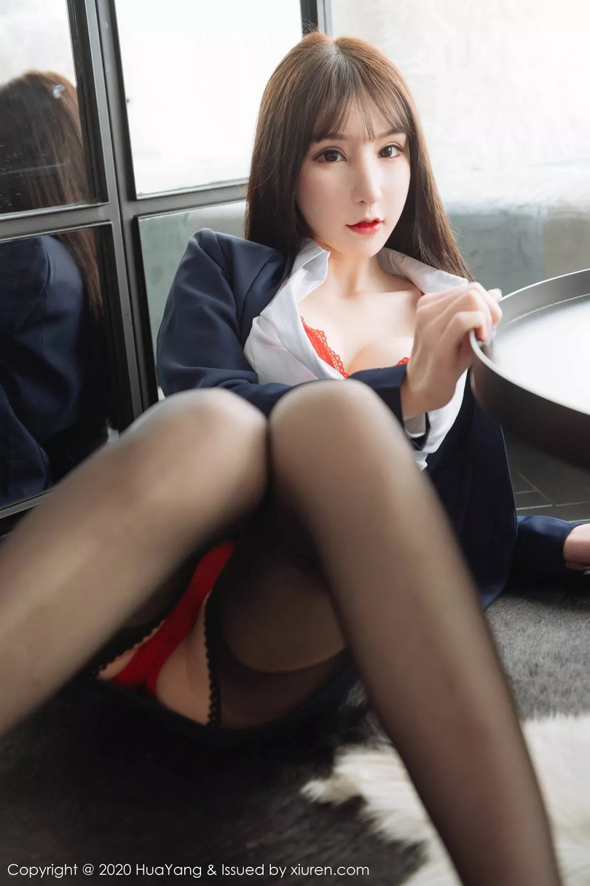 秀人集.com_[HuaYang花漾]Vol.247_女神周于希云南旅拍私人管家主题开档黑丝裤袜诱惑写真65P