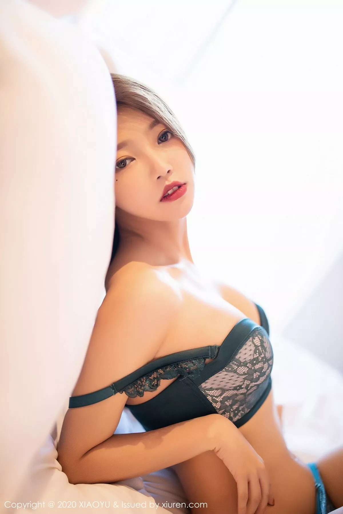 秀人集.com_[XiaoYu画语界]Vol.337_女神冯木木LRIS私房性感青瓷色内衣秀完美身材诱惑写真50P