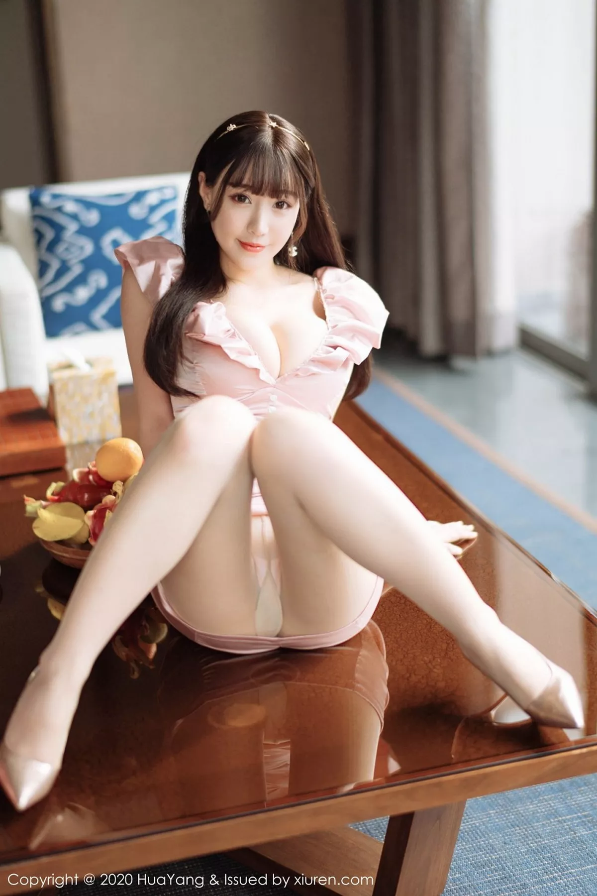 秀人集.com_[HuaYang花漾]Vol.265_女神朱可儿Flower三亚旅拍私房粉色深V礼裙秀豪乳诱惑写真60P
