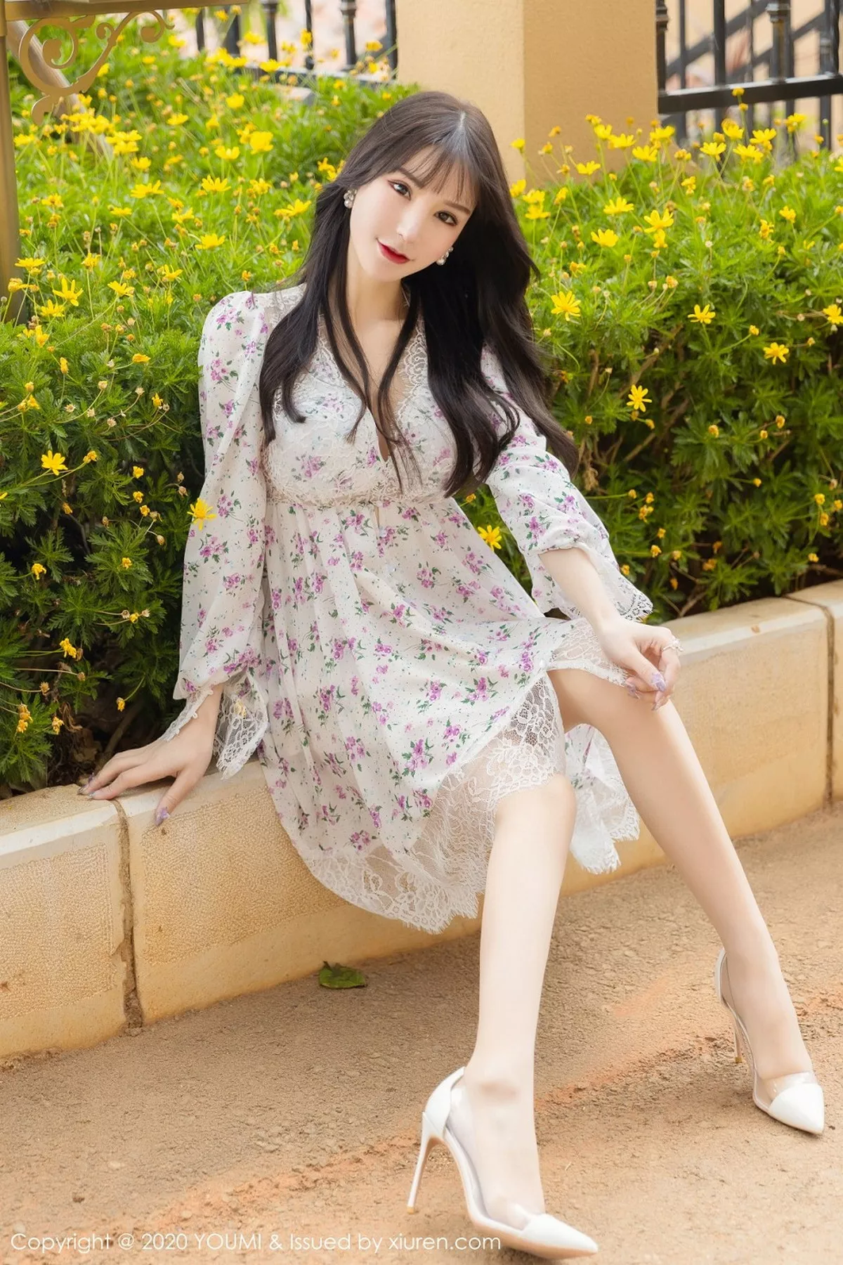 秀人集.com_[YouMi尤蜜荟]Vol.500_女神周于希Sandy大理旅拍小碎花裙子半脱秀完美身材诱惑写真58P