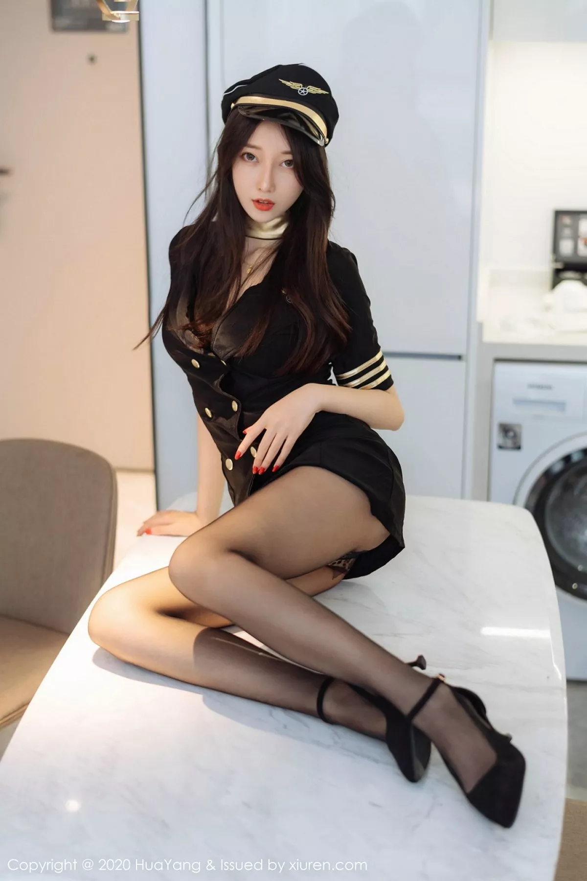秀人集.com_[HuaYang花漾]Vol.269_嫩模玥儿玥er机长制服主题黑丝裤袜秀豹纹内裤极致诱惑写真73P