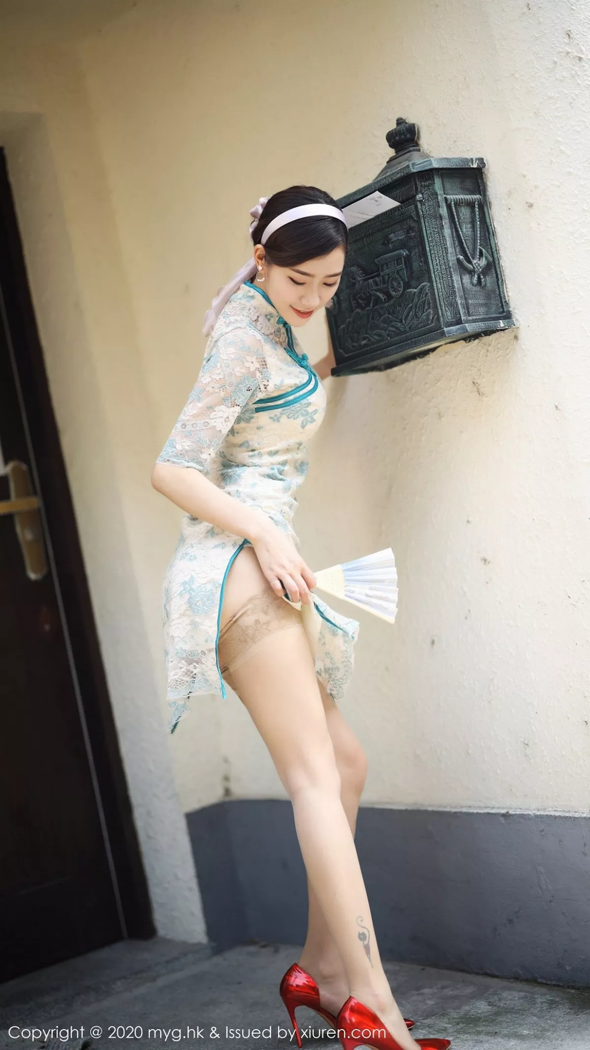 秀人集.com_[MyGirl美媛馆]Vol.446_模特方子萱私房古韵旗袍配现代丝袜秀高挑身材诱惑写真105P