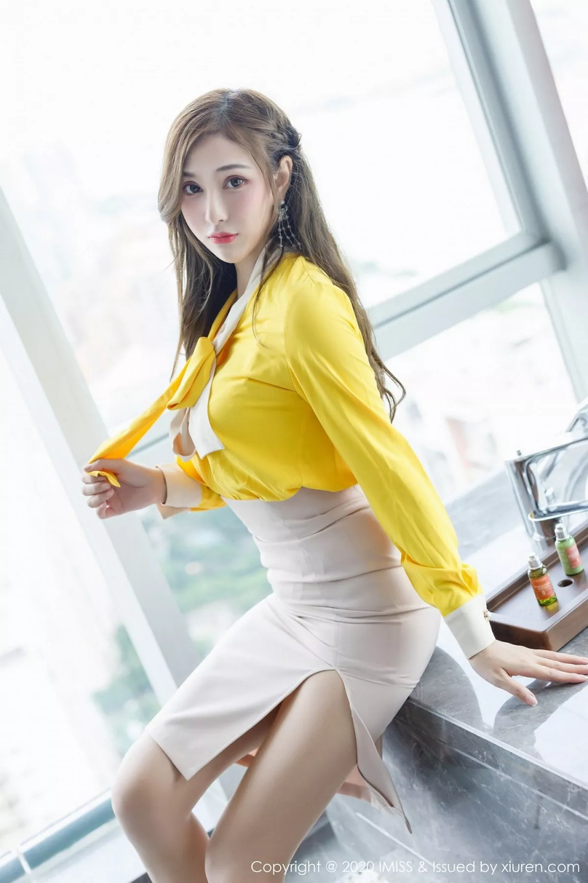 秀人集.com_[IMISS爱蜜社]Vol.494_女神Lavinia肉私房性感内衣配肉丝裤袜秀完美身材诱惑写真53P