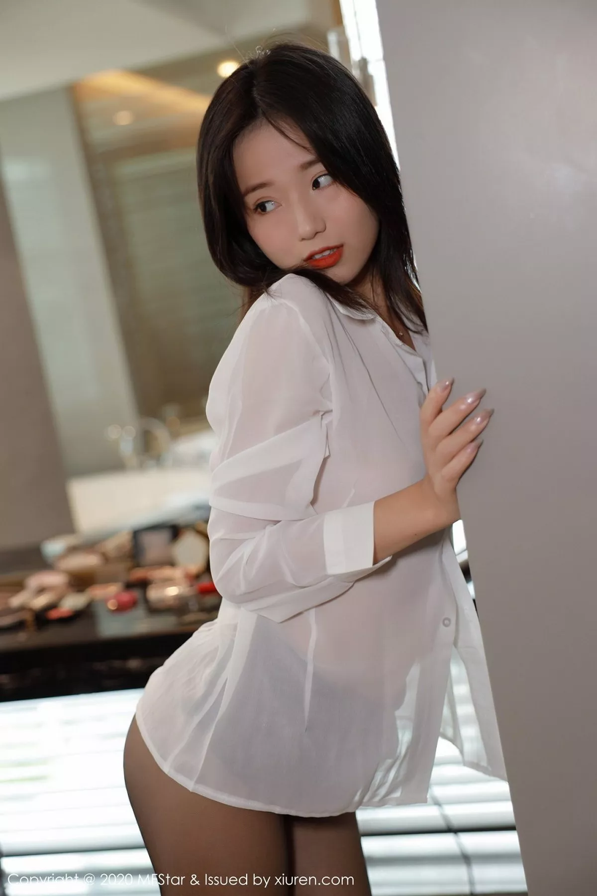 秀人集.com_[MFStar模范学院]Vol.370_嫩模仓井优香经典白衬衫配无内黑丝裤袜撩人诱惑写真50P