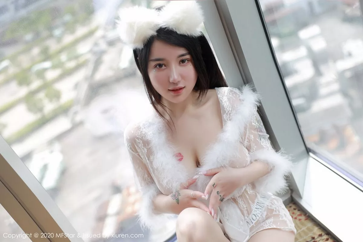 秀人集.com_[MFStar模范学院]Vol.353_嫩模美七Mia私房猫耳制服露傲人豪乳遮点极致诱惑写真45P