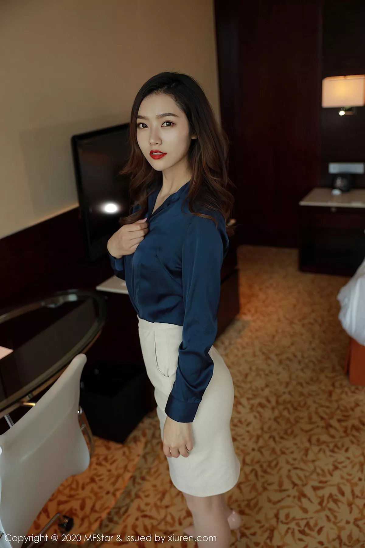 秀人集.com_[MFStar模范学院]Vol.381_嫩模方子萱经典职场秘书0L主题黑色内衣配肉丝裤袜诱惑写真71P