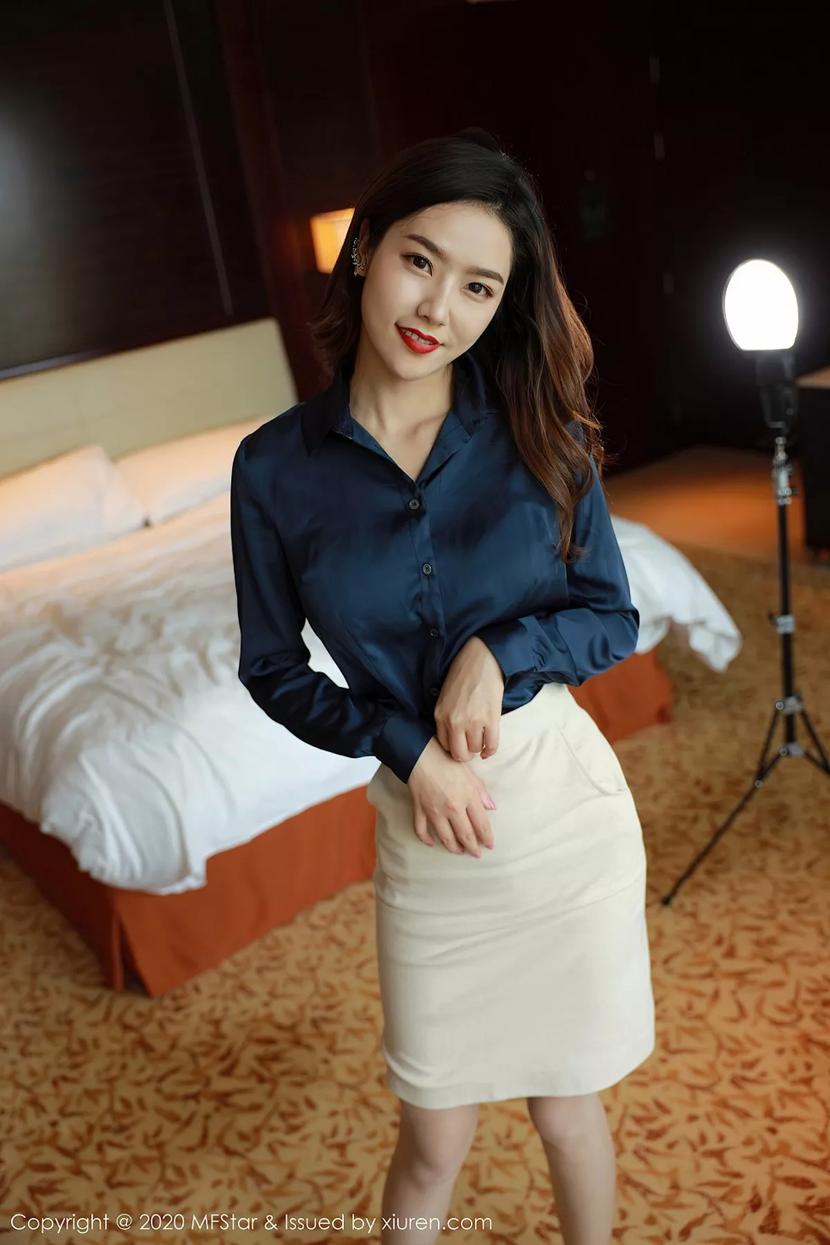 秀人集.com_[MFStar模范学院]Vol.381_嫩模方子萱经典职场秘书0L主题黑色内衣配肉丝裤袜诱惑写真71P