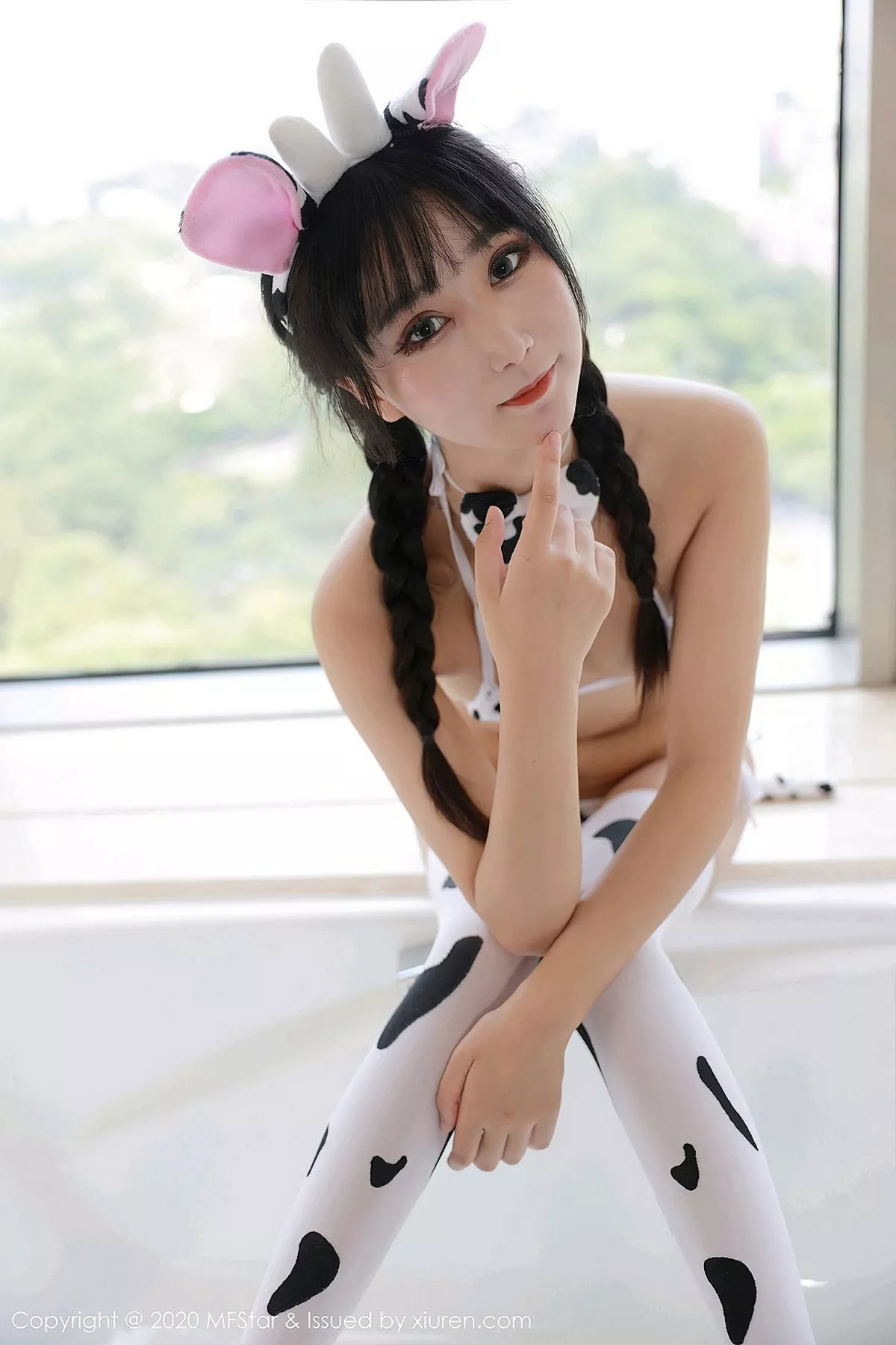 秀人集.com_[MFStar模范学院]Vol.382_嫩模小果冻儿jelly牛奶三点式内衣秀完美身材诱惑写真60P