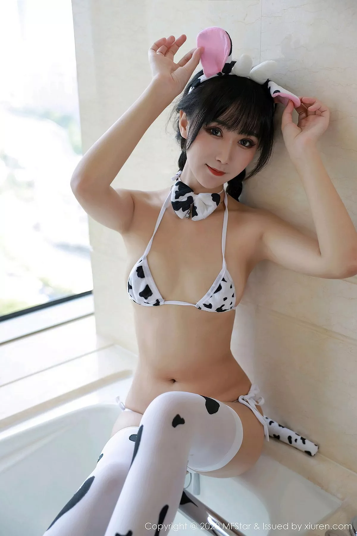 秀人集.com_[MFStar模范学院]Vol.382_嫩模小果冻儿jelly牛奶三点式内衣秀完美身材诱惑写真60P