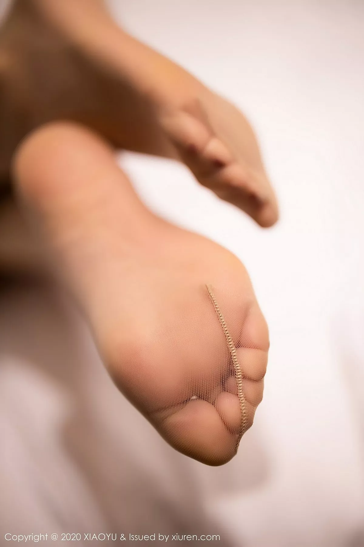 秀人集.com_[XiaoYu画语界]Vol.366_嫩模何嘉颖居家脱古韵旗袍露超薄无内肉丝裤袜撩人诱惑写真52P