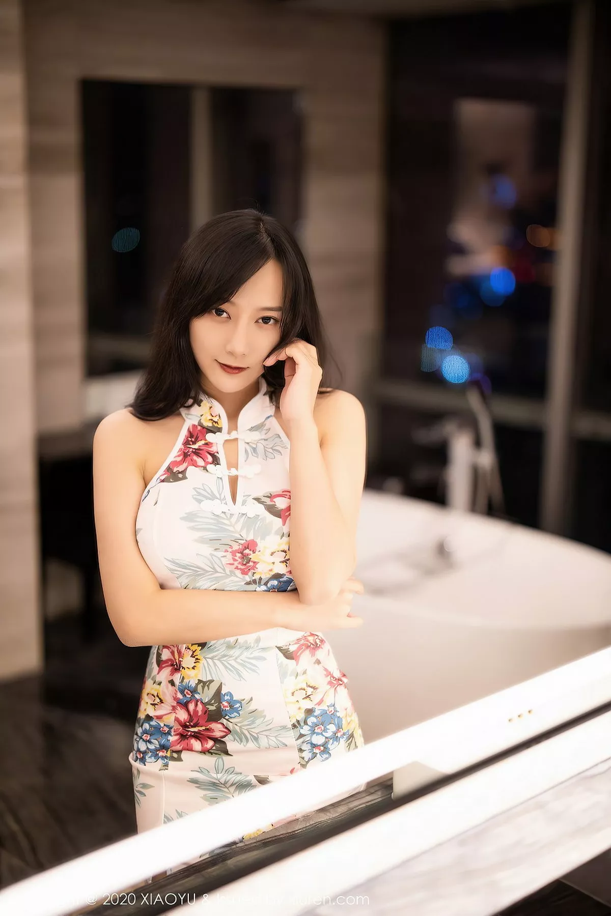 秀人集.com_[XiaoYu画语界]Vol.366_嫩模何嘉颖居家脱古韵旗袍露超薄无内肉丝裤袜撩人诱惑写真52P