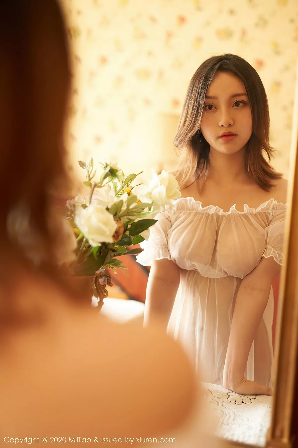 秀人集.com_[MiiTao蜜桃社]Vol.143_新人模特月月may私房床上性感蕾丝内衣秀完美身材诱惑写真30P