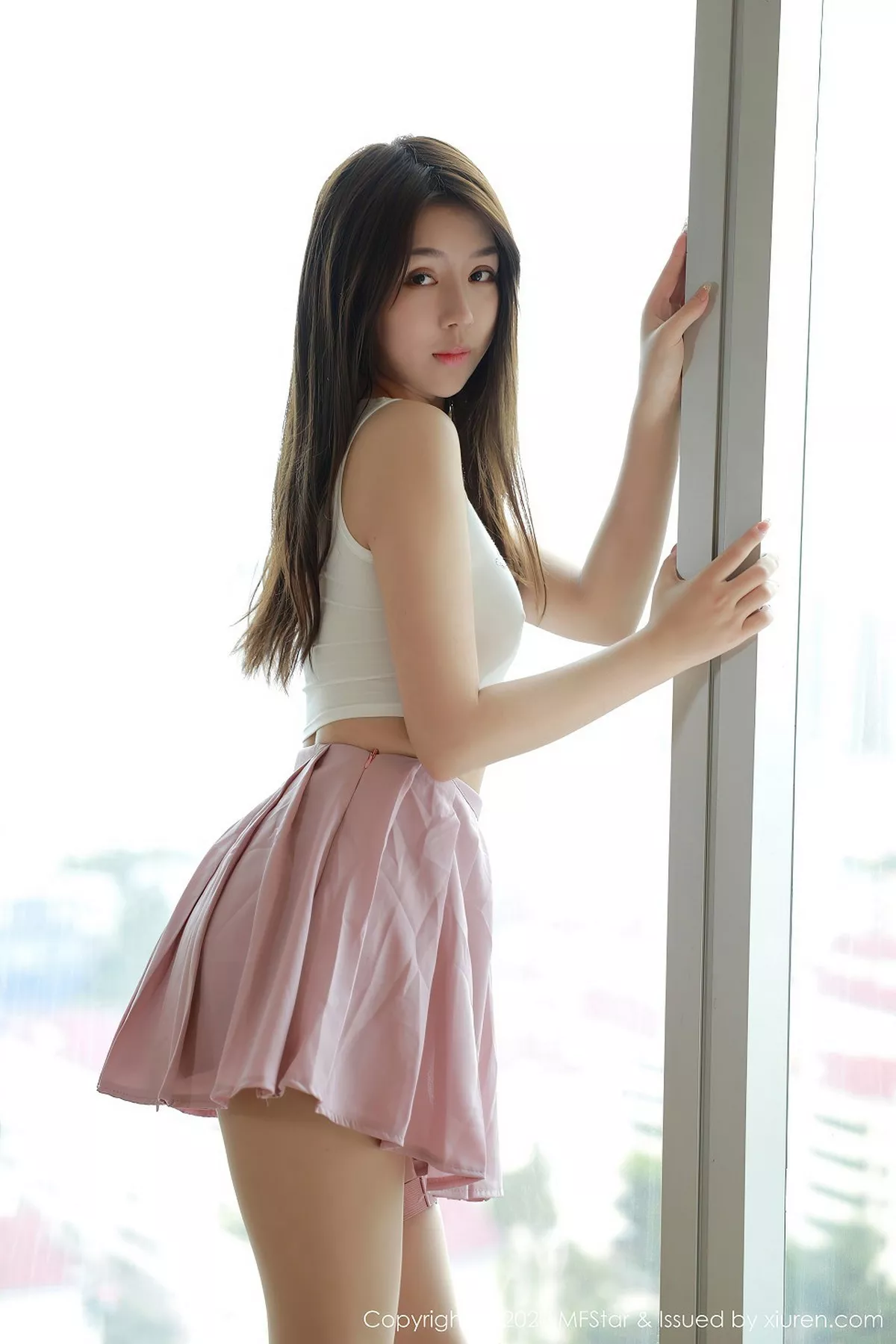 秀人集.com_[MFStar模范学院]Vol.384_嫩模梦梵私房吊带内衣配粉色短裙秀完美身材诱惑写真43P