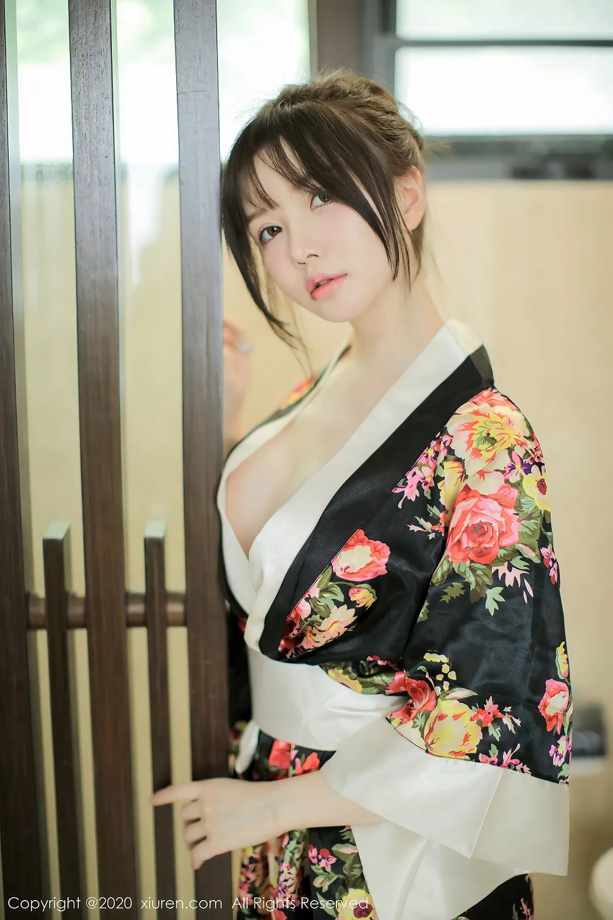 秀人集.com_[XiuRen秀人网]No.2581_女神糯美子Mini三亚旅拍色彩艳丽和服真空半露豪乳撩人诱惑写真43P