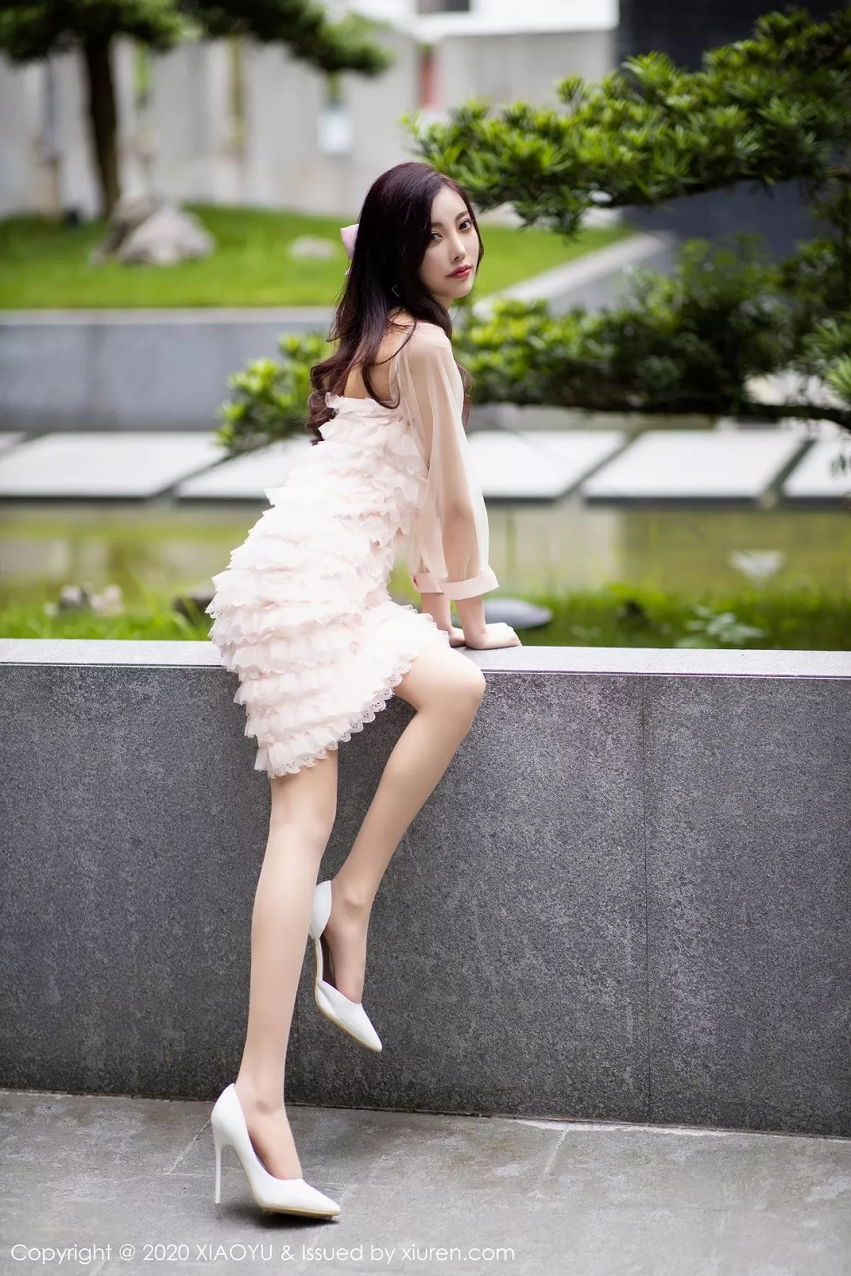 秀人集.com_[XiaoYu画语界]Vol.358_女神杨晨晨sugar阳朔旅拍粉色运动内衣秀魔鬼身材诱惑写真70P