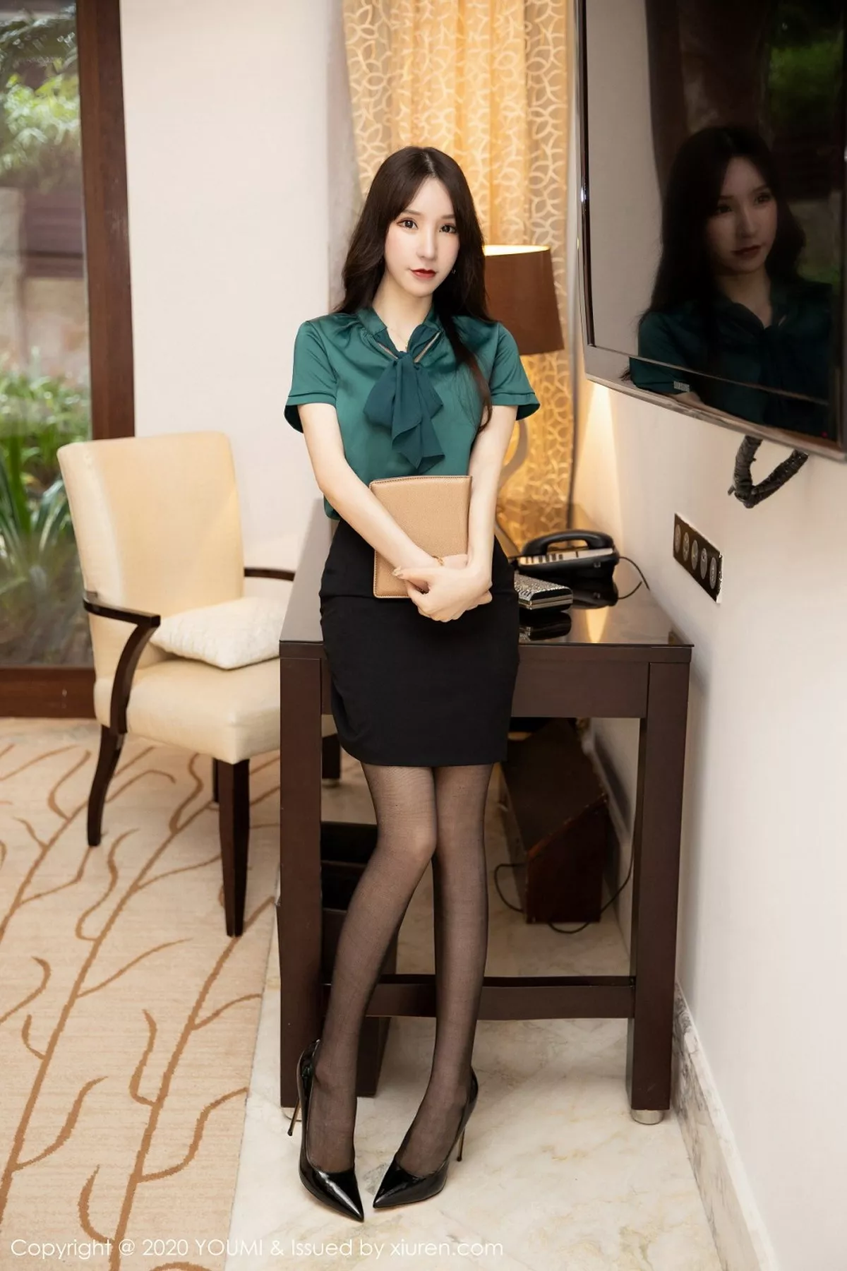 秀人集.com_[YouMi尤蜜荟]Vol.519_女神周于希Sandy三亚旅拍魅惑黑色内衣配黑丝裤袜极致诱惑写真64P