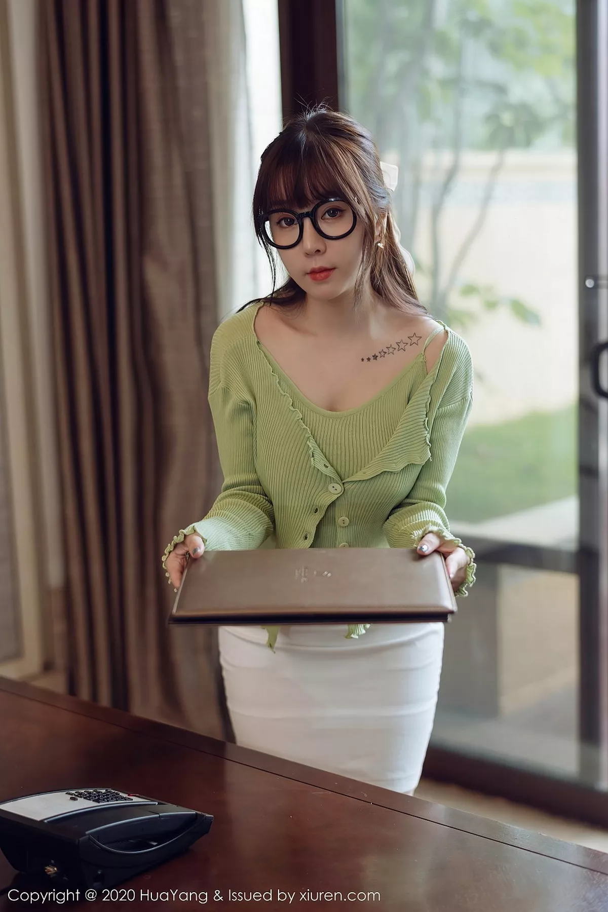 秀人集.com_[HuaYang花漾]Vol.298_女神王雨纯西双版纳旅拍性感职场制服系列完美诱惑写真80P