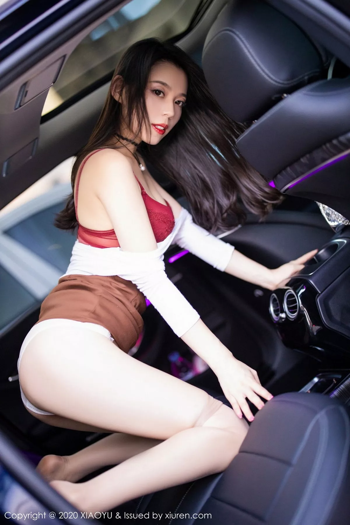 秀人集.com_[XiaoYu画语界]Vol.387_嫩模言沫靓丽户外车拍主题性感红色内衣配肉丝袜诱惑写真105P