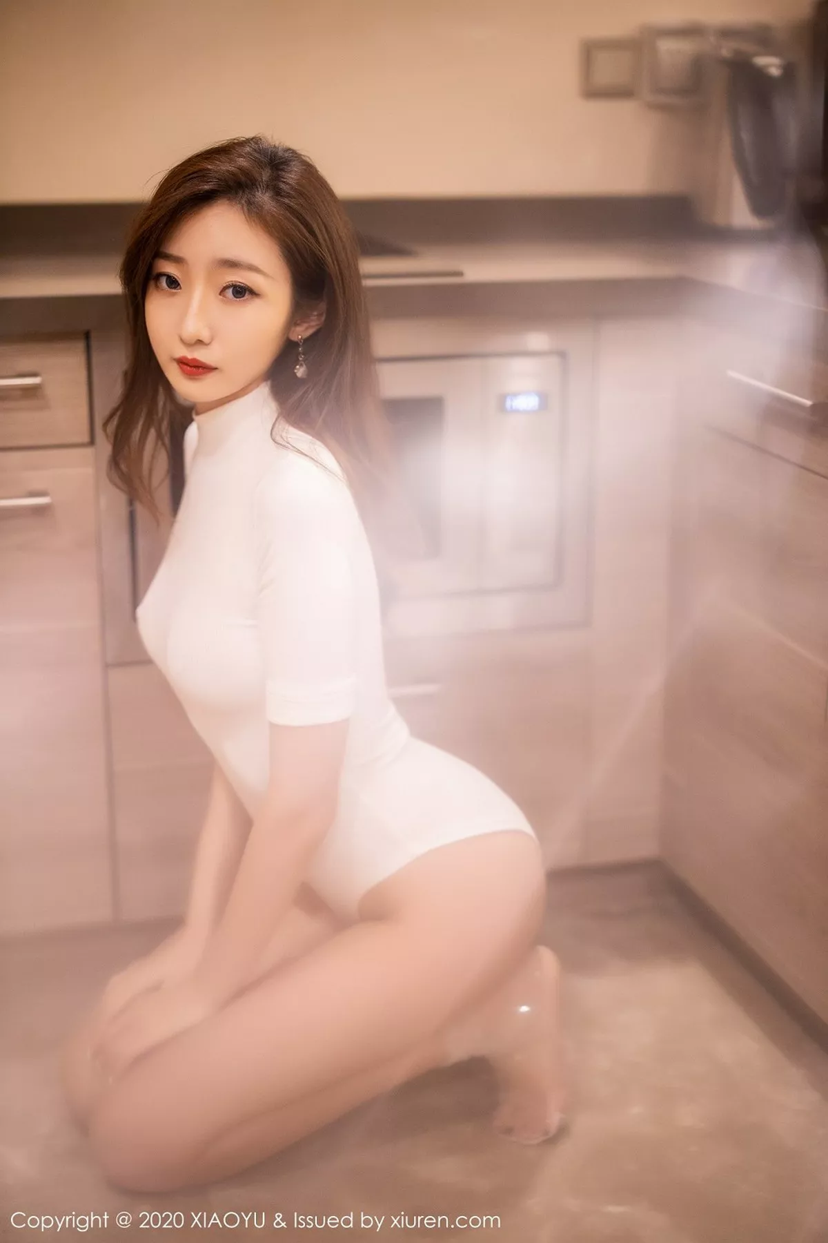 秀人集.com_[XiaoYu画语界]Vol.389_嫩模安琪Yee私房白色高叉连体衣配薄透丝袜秀美腿性感写真88P