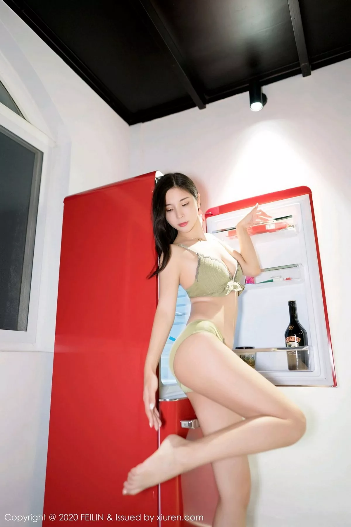 秀人集.com_[FeiLin嗲囡囡]VOL.348_嫩模小蛮妖Yummy私房缕空薄纱裙秀性感内衣完美身材写真70P