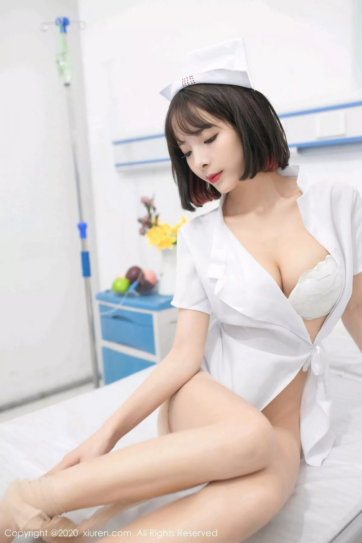 秀人集.com_[XiuRen秀人网]No.2698_嫩模陈小喵私房护士剧情主题无内肉丝裤袜秀翘臀惹火诱惑写真68P