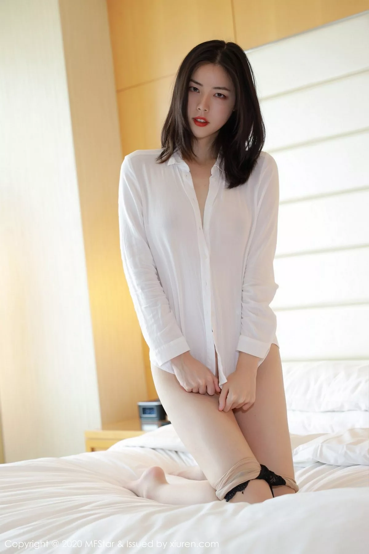 秀人集.com_[MFStar模范学院]Vol.406_模特欧阳美萱MX性感白衬衣配无内肉丝裤袜秀翘臀诱惑写真58P