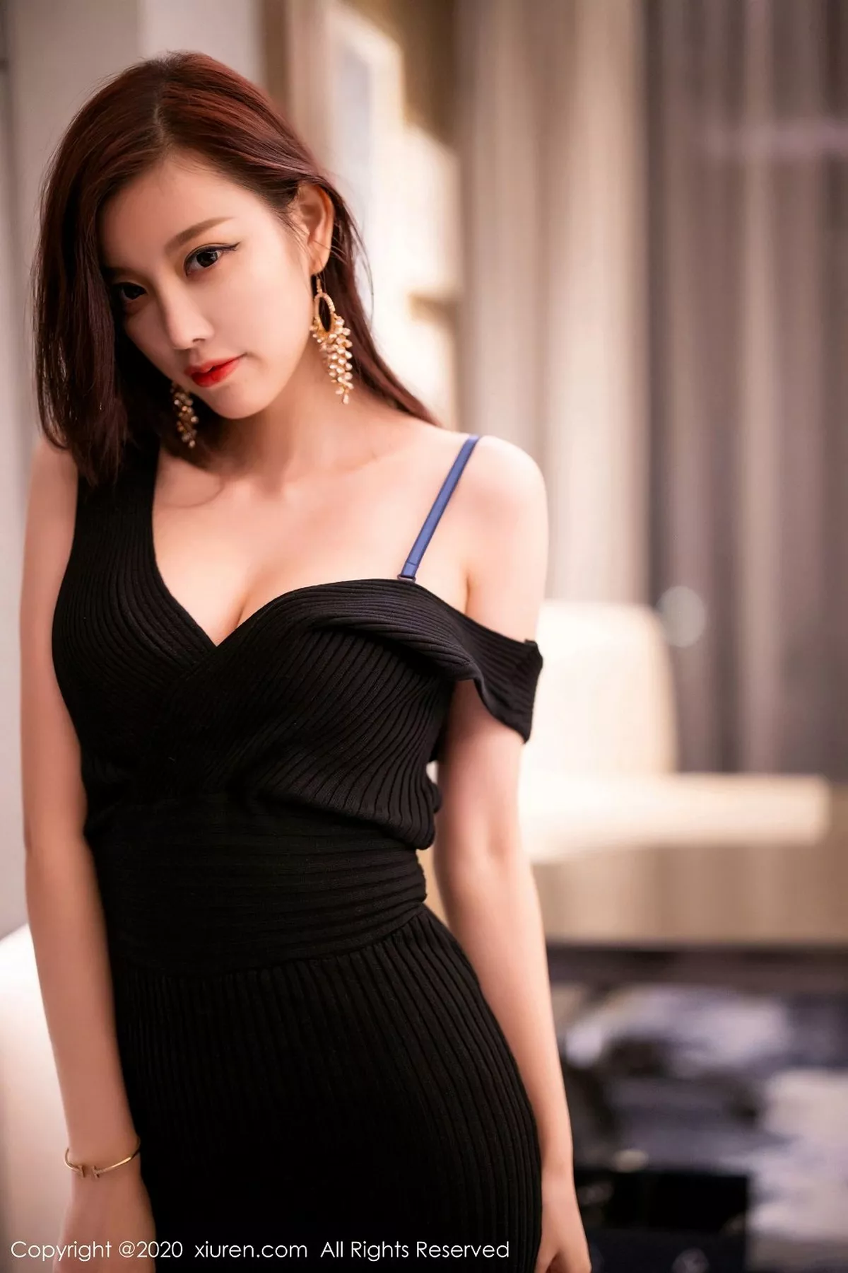 秀人集.com_[XiuRen秀人网]No.2704_女神杨晨晨sugar私房床上性感黑色内衣配开档黑丝裤袜诱惑写真94P