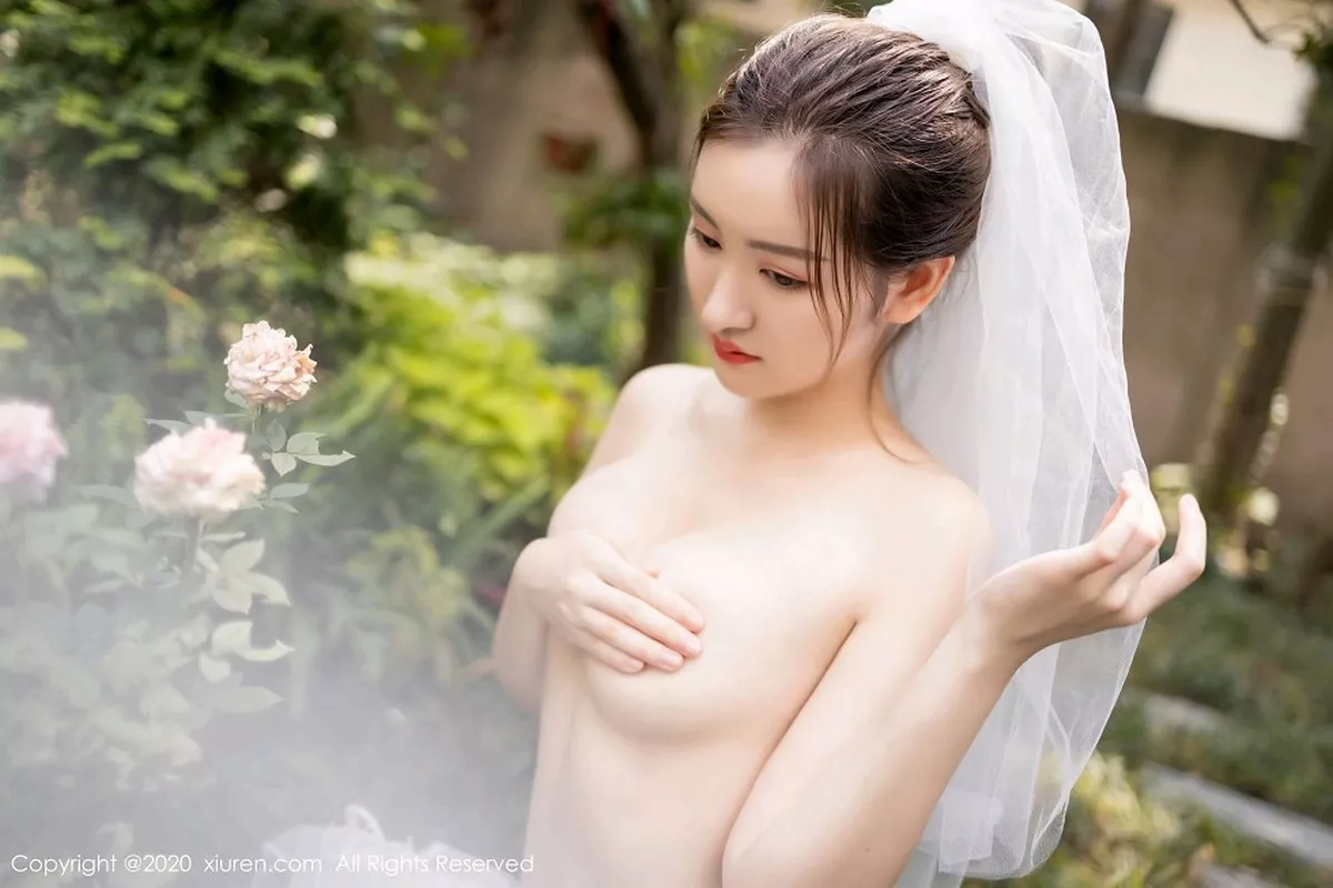 秀人集.com_[XiuRen秀人网]No.2706_嫩模沈梦瑶花园新娘主题薄透内衣配开档白丝裤袜秀翘臀诱惑写真50P