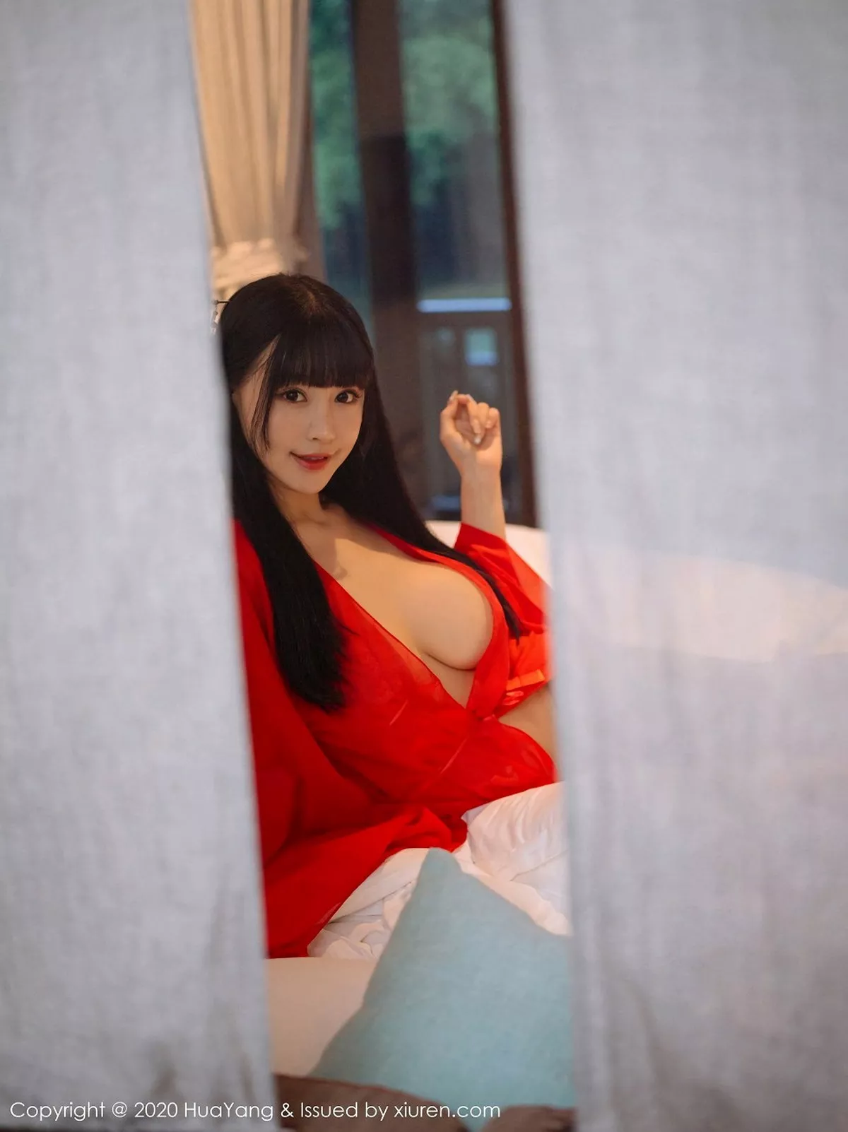 秀人集.com_[HuaYang花漾]Vol.310_女神朱可儿Flower杭州旅拍鲜红古典长裙包裹火辣胴体诱惑写真70P