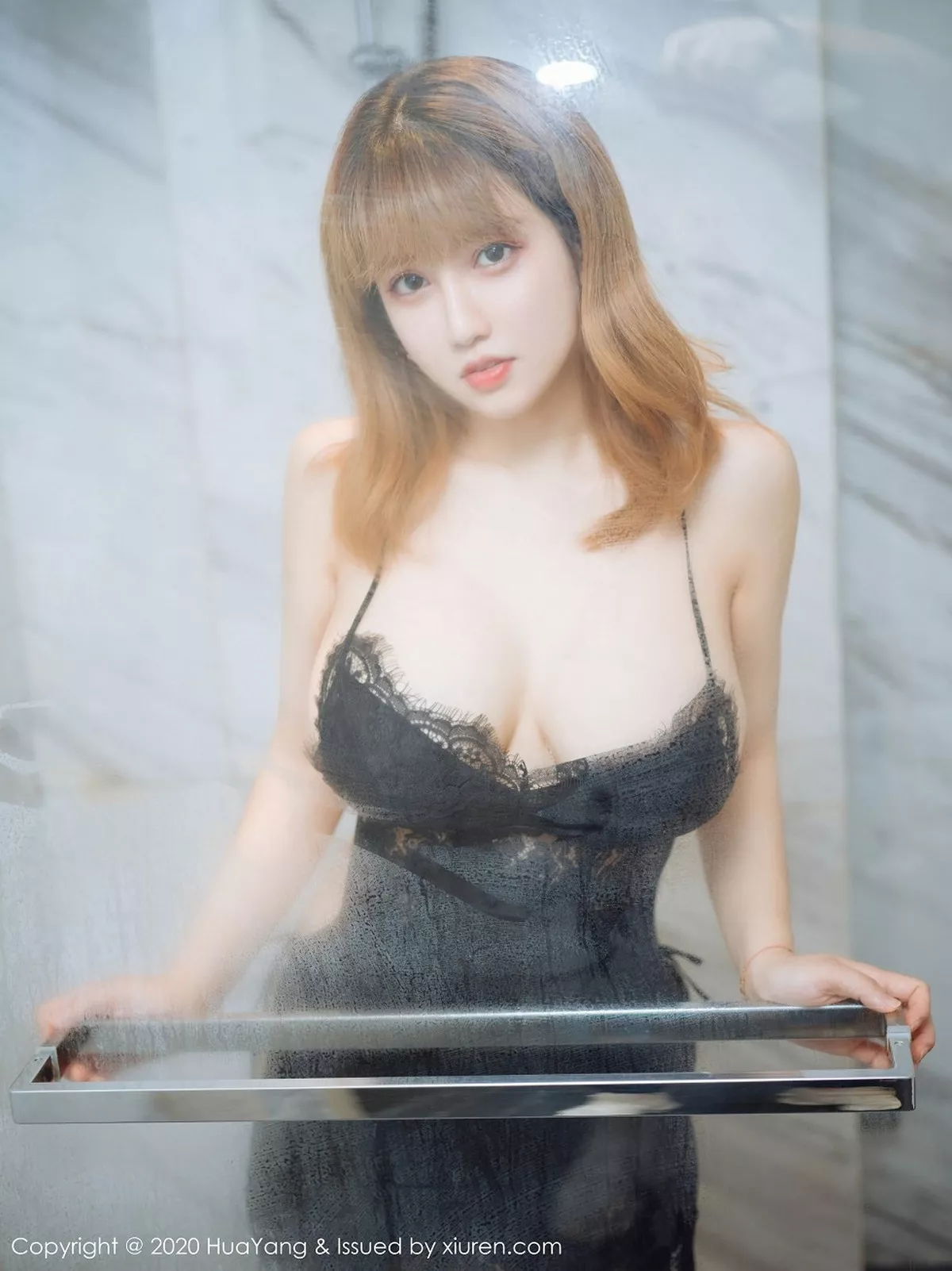 秀人集.com_[HuaYang花漾]Vol.311_嫩模周大萌浴室性感黑色蕾丝睡衣湿身秀惹火身材诱惑写真40P