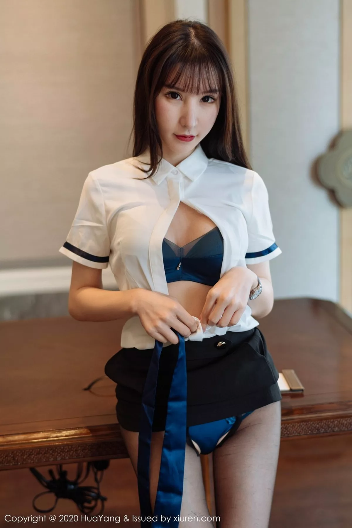 秀人集.com_[HuaYang花漾]Vol.312_女神周于希Sandy西双版纳旅拍黑短裙配开档黑丝裤袜诱惑写真63P