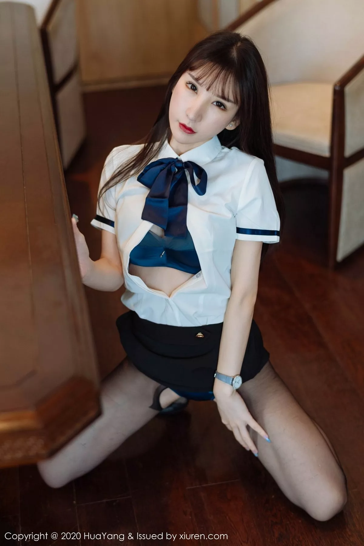 秀人集.com_[HuaYang花漾]Vol.312_女神周于希Sandy西双版纳旅拍黑短裙配开档黑丝裤袜诱惑写真63P