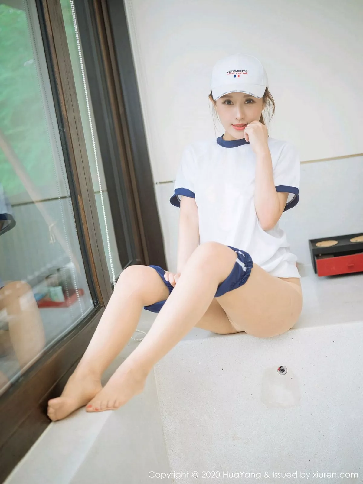 秀人集.com_[HuaYang花漾]Vol.313_嫩模徐安安杭州旅拍棒球女郎主题透明内裤秀翘臀诱惑写真60P
