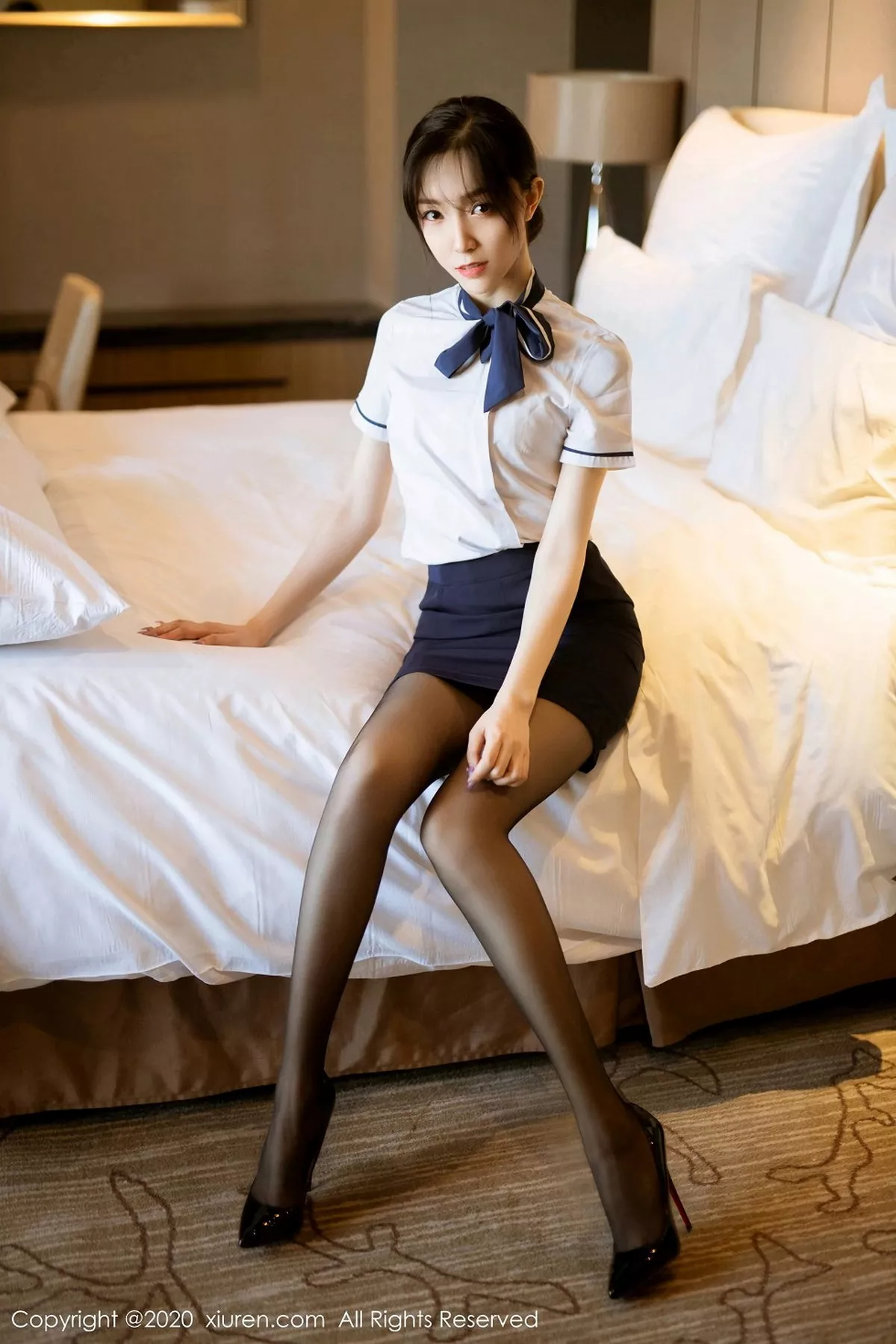 秀人集.com_[XiuRen秀人网]No.2735_嫩模九千柒柒经典职场制服主题半脱露白色内衣黑丝裤袜诱惑写真46P