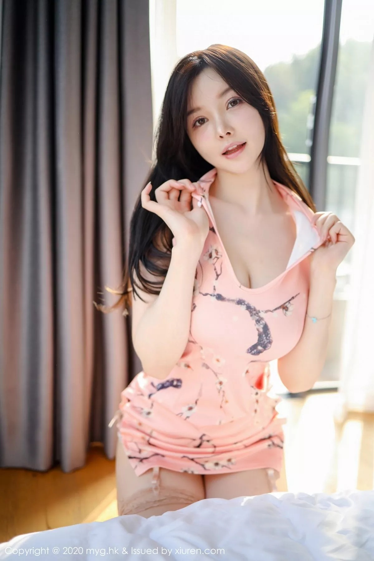 秀人集.com_[MyGirl美媛馆]Vol.460_女神糯美子MINI粉色古韵旗袍配粉色蕾丝袜撩人诱惑写真76P