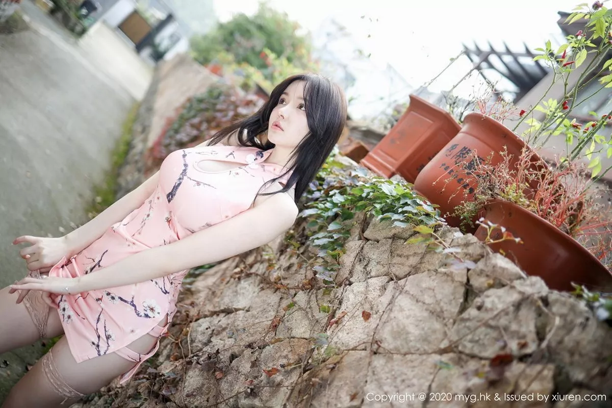 秀人集.com_[MyGirl美媛馆]Vol.460_女神糯美子MINI粉色古韵旗袍配粉色蕾丝袜撩人诱惑写真76P