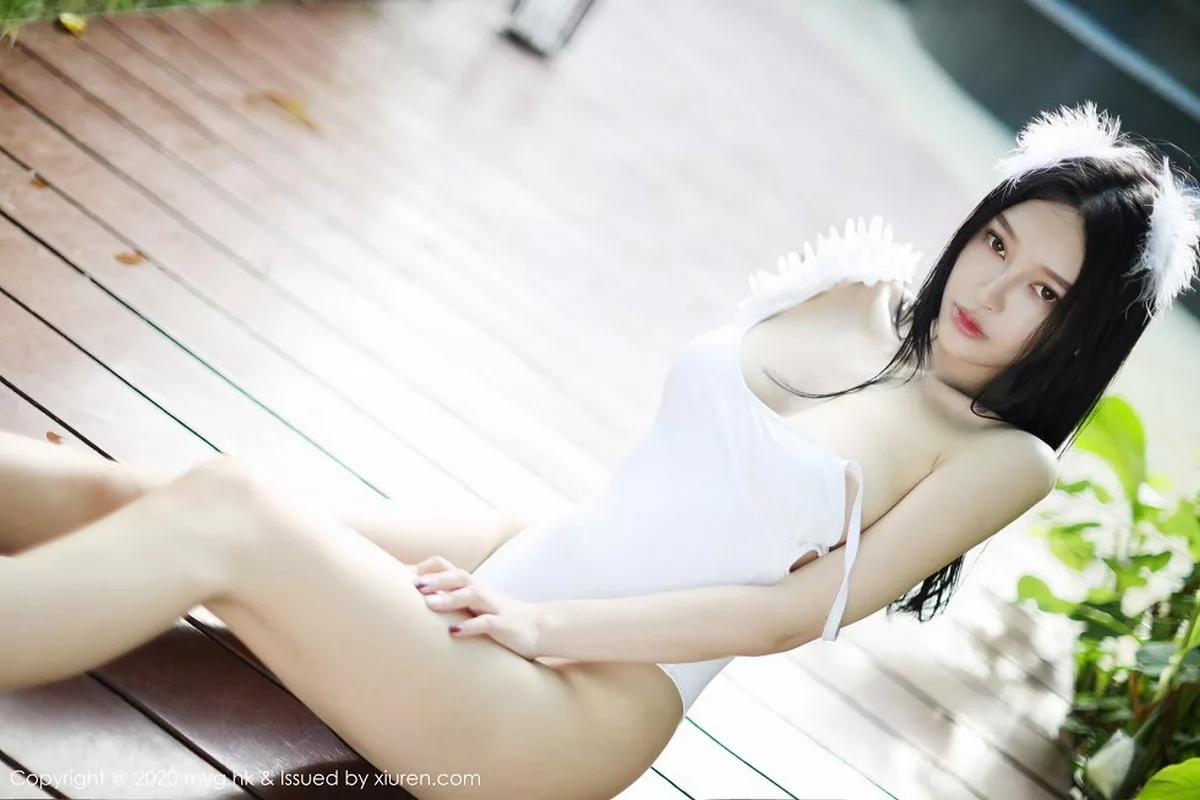 秀人集.com_[MyGirl美媛馆]Vol.463_女神唐琪儿户外白色连体泳衣秀白嫩肌肤傲人豪乳诱惑写真75P