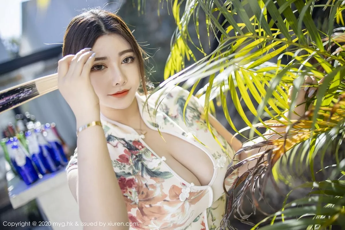 秀人集.com_[MyGirl美媛馆]Vol.465_嫩模软软子性感古韵旗袍半脱露情趣内衣吊带黑丝极致诱惑写真52P
