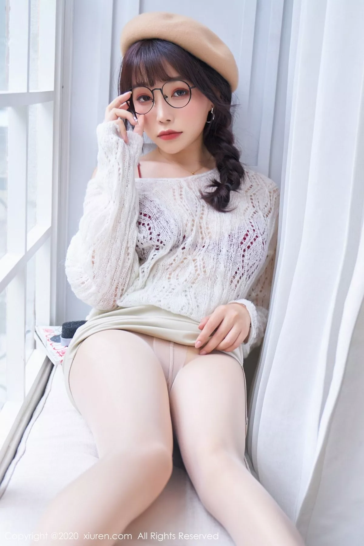 秀人集.com_[XiuRen秀人网]No.2859_女神芝芝Booty草帽眼镜OL主题性感红色内衣配肉丝裤袜诱惑写真84P