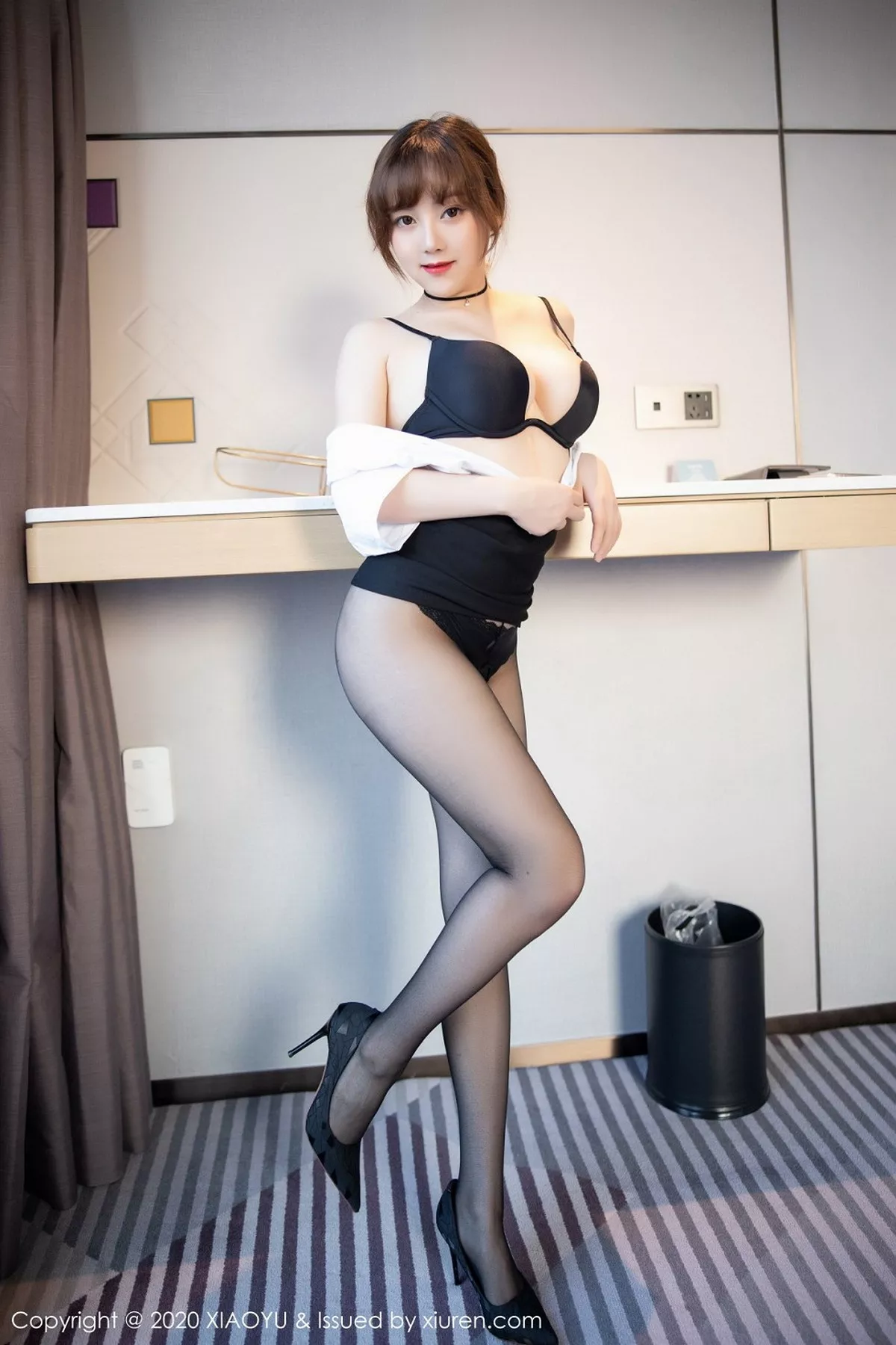 秀人集.com_[XiaoYu画语界]Vol.430_嫩模豆瓣酱职场秘书OL主题半脱黑丝裤袜露翘臀诱惑写真62P